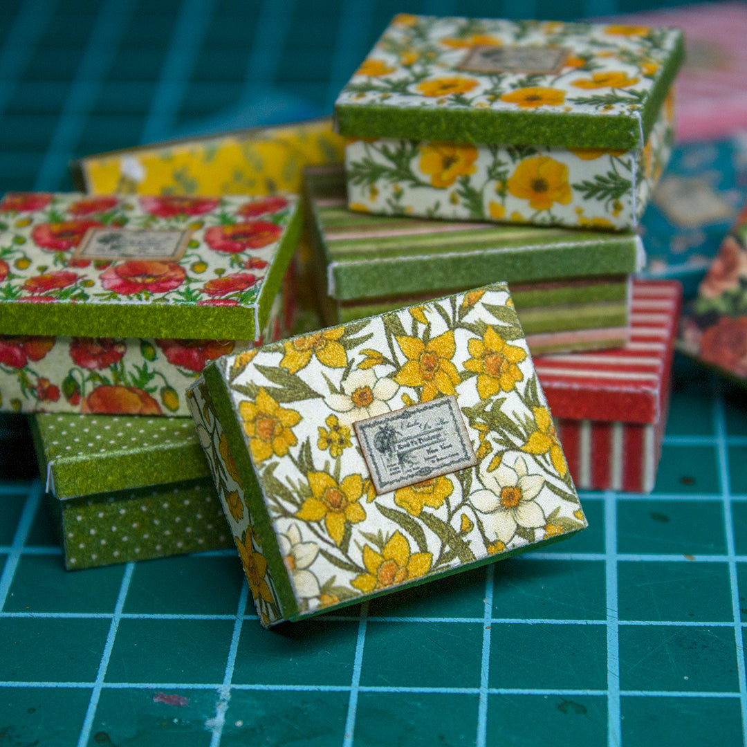 TEMPLATE Miniature retro boxes for 1:12 scale dollhouse | PDF