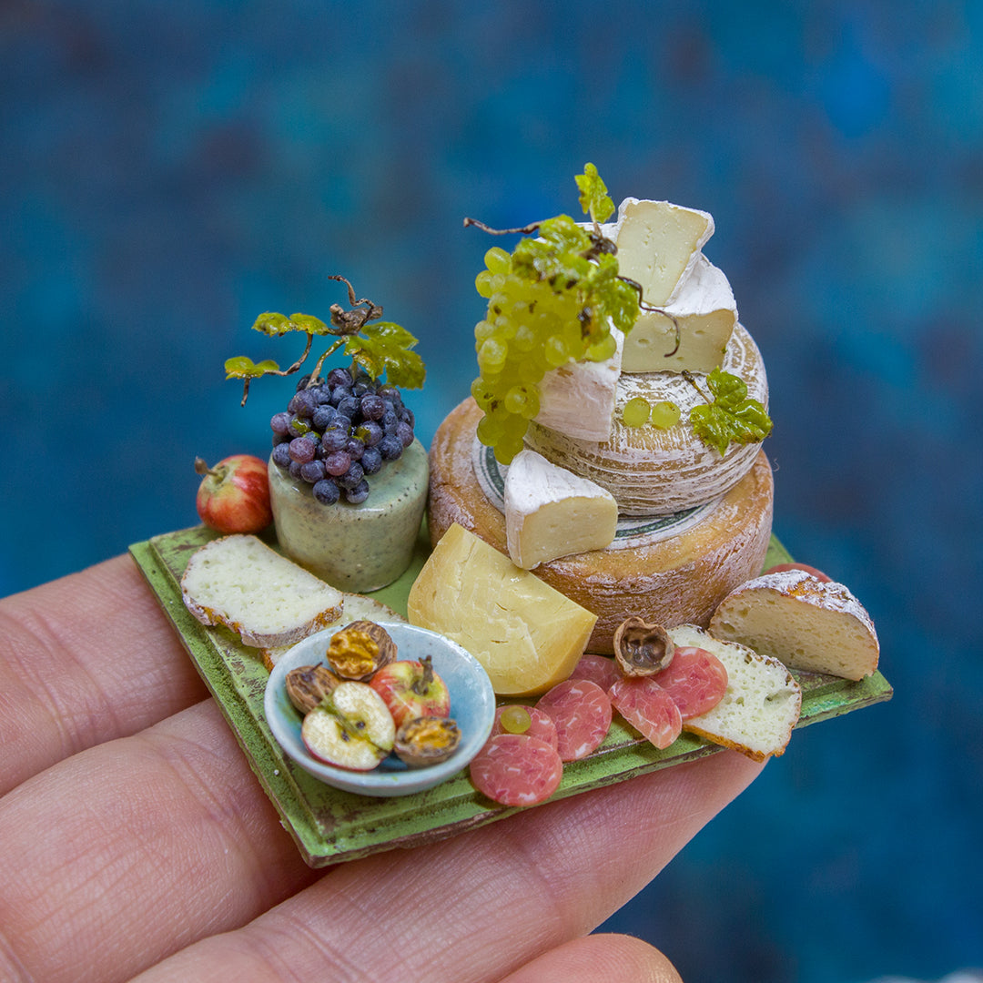 Miniature set with cheese and grapes for dollhouse in 1:12 scale 2 - Rina Vellichor