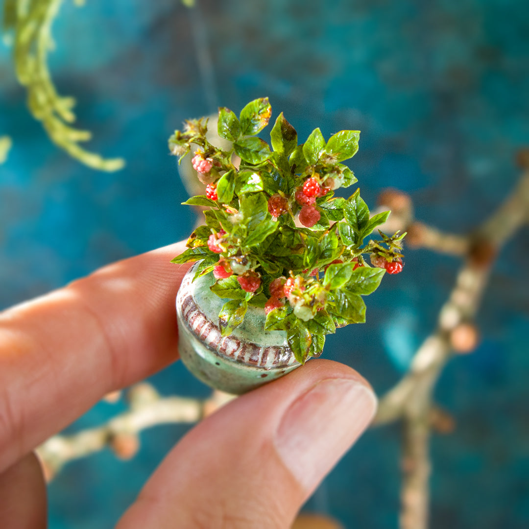 Miniature raspberry branches in ceramic vase for dollhouse in 1:12 scale - Rina Vellichor