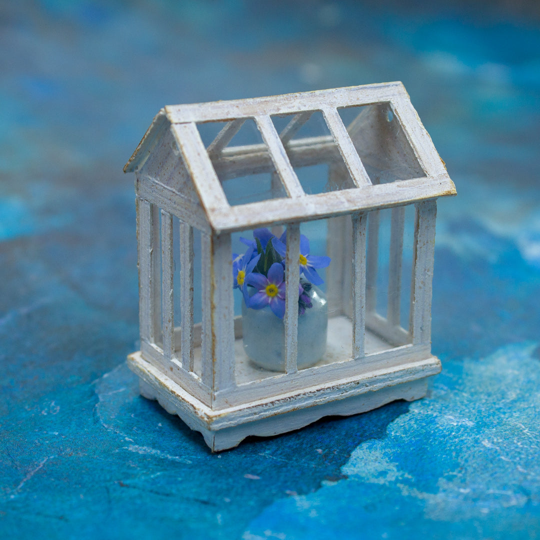TEMPLATE Miniature greenhouse in 1:12 scale | PDF