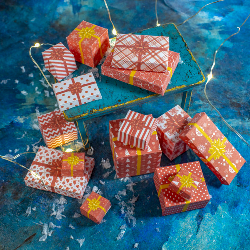 FREE TEMPLATE Miniature red Christmas boxes printable template | PDF - Rina Vellichor