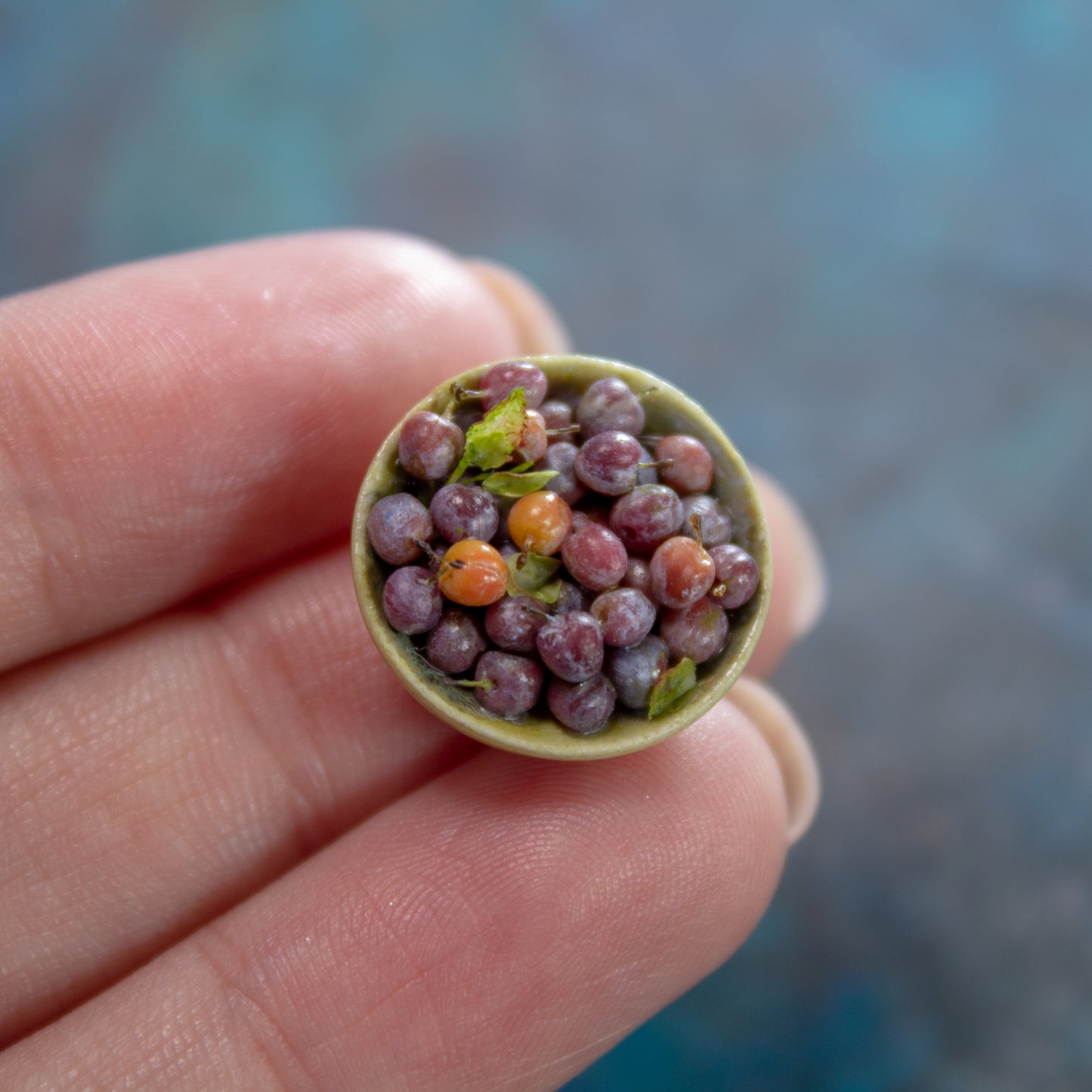 TUTORIAL Miniature polymer clay plum for 1:12 scale dollhouse | PDF + video