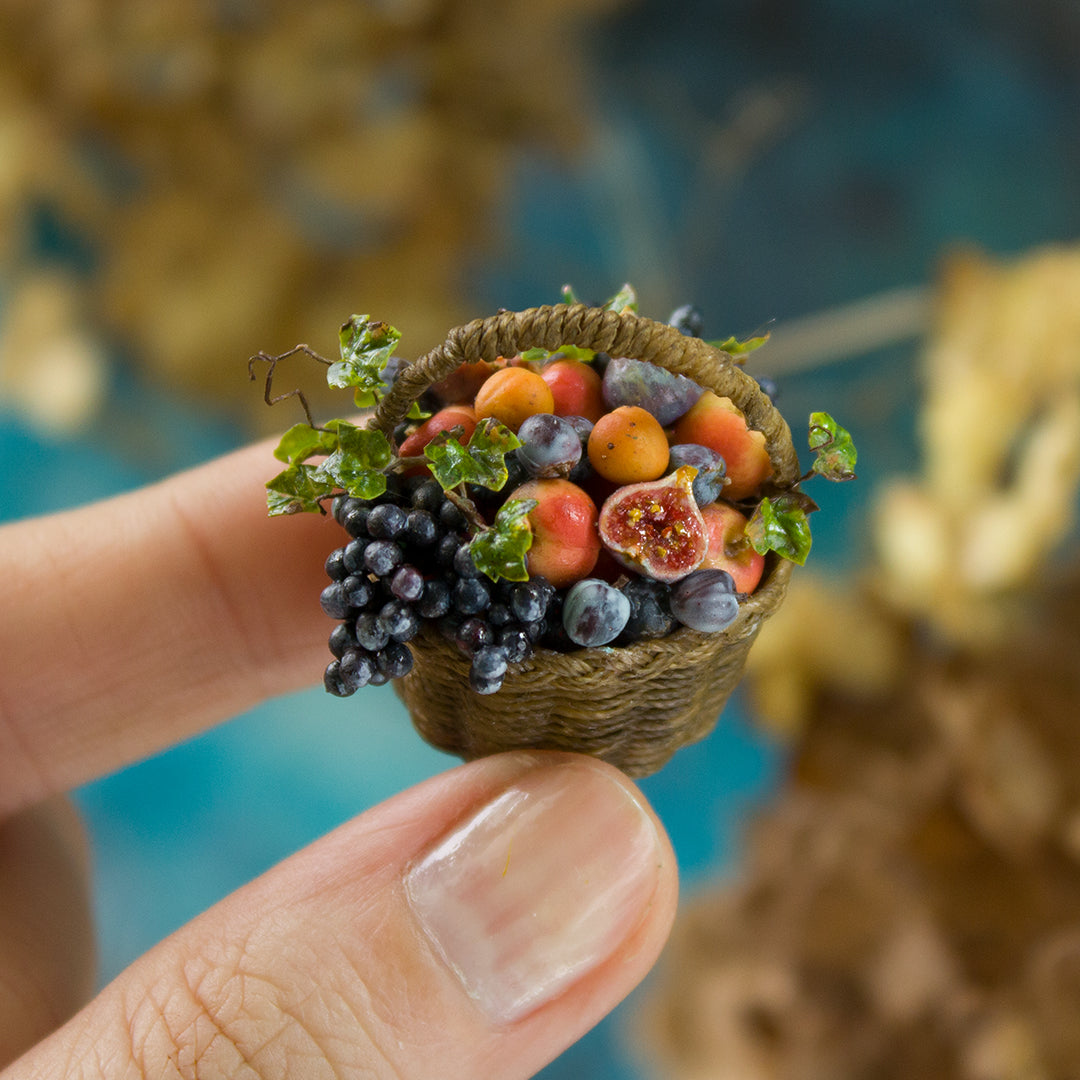 Miniature basket with fruits 1:12 scale dollhouse decor - Rina Vellichor