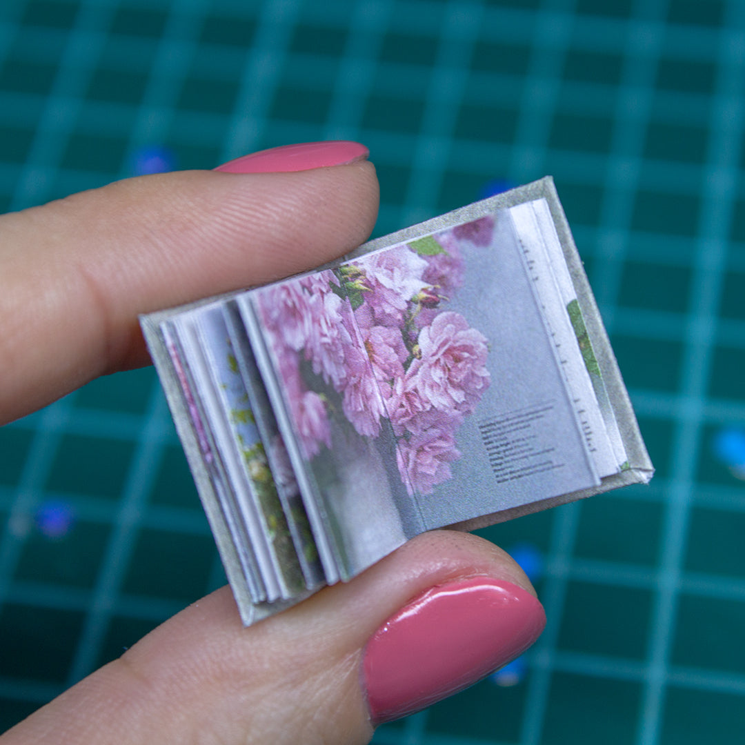 TEMPLATE Miniature vintage roses book | PDF