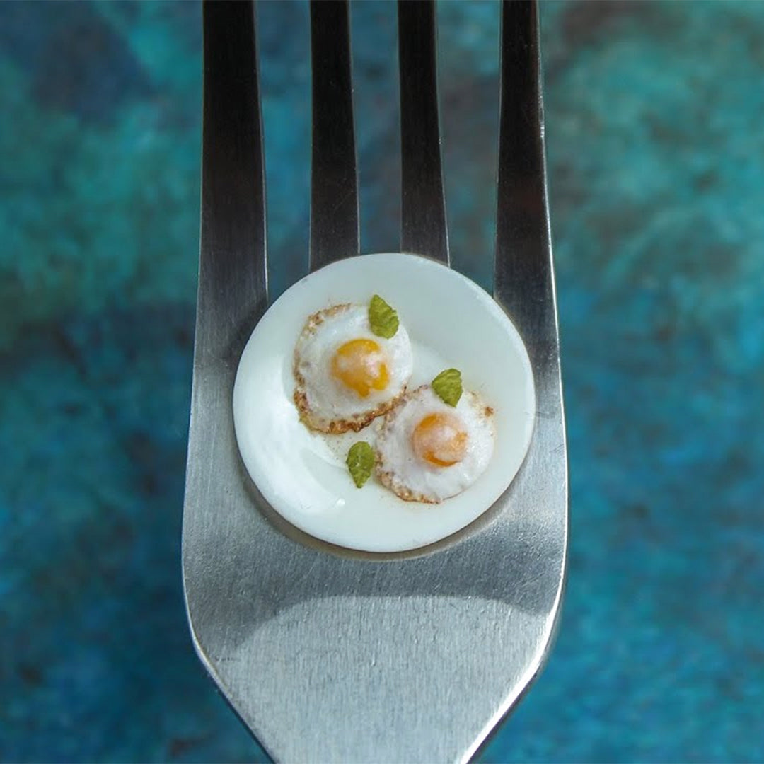 FREE TUTORIAL Miniature realistic fried eggs with basil from polymer clay | PDF + video