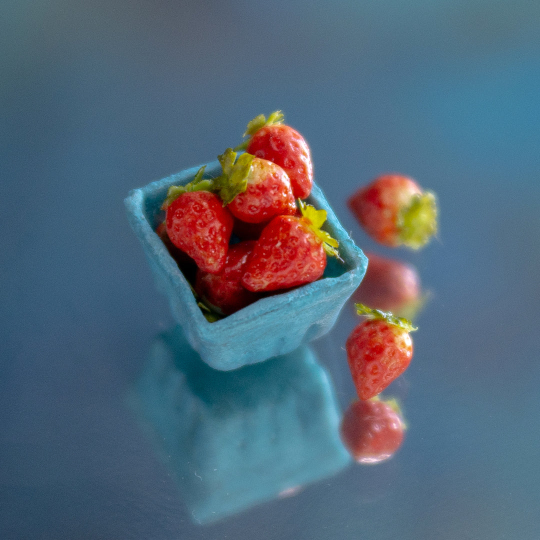 TUTORIAL Miniature polymer clay strawberry for 1:12 scale dollhouse | PDF + video