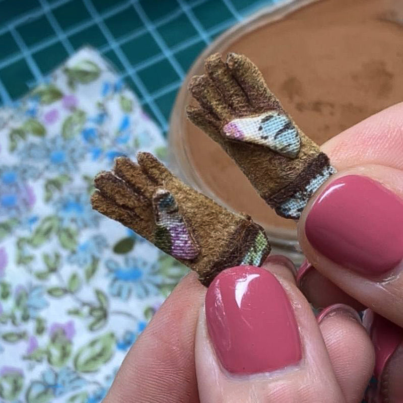 FREE TEMPLATE Miniature gardening gloves | PDF