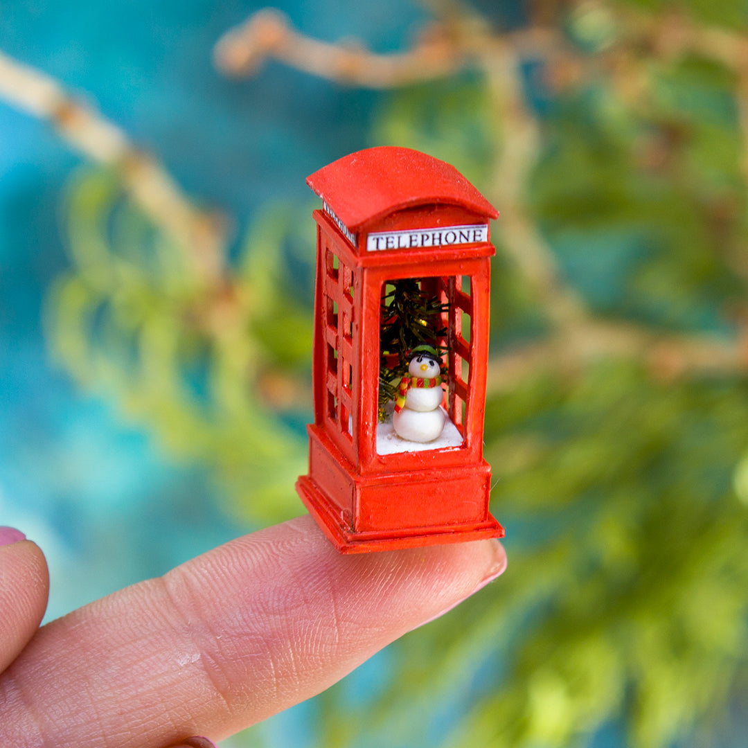 Miniature red box with snowman for dollhouse in 1:12 scale - Rina Vellichor