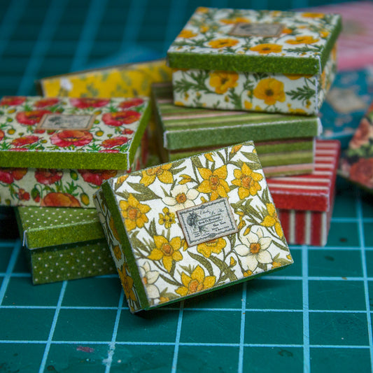 TEMPLATE Miniature retro boxes for 1:12 scale dollhouse | PDF