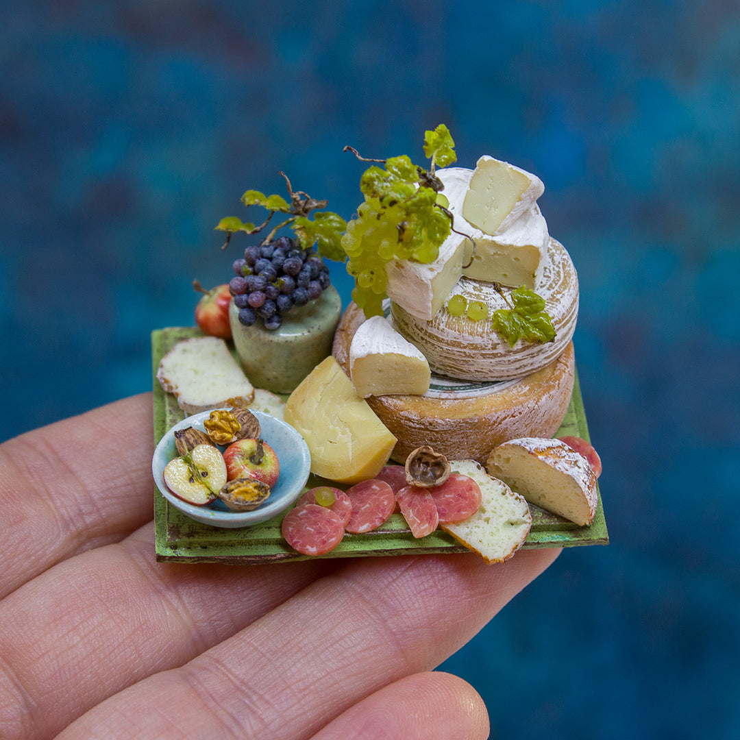 Miniature set with cheese and grapes for dollhouse in 1:12 scale 2 - Rina Vellichor