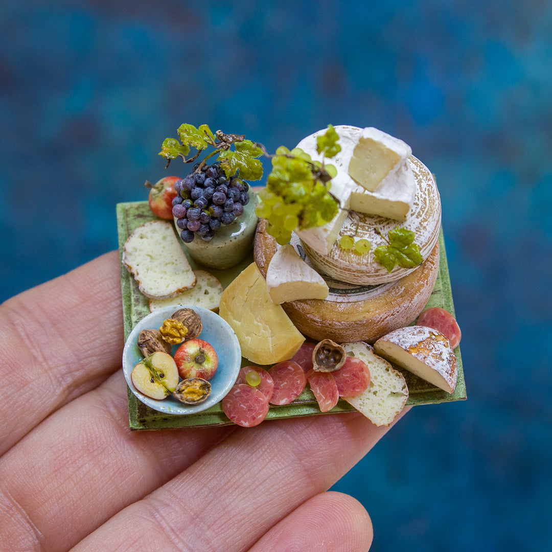 Miniature set with cheese and grapes for dollhouse in 1:12 scale 2 - Rina Vellichor