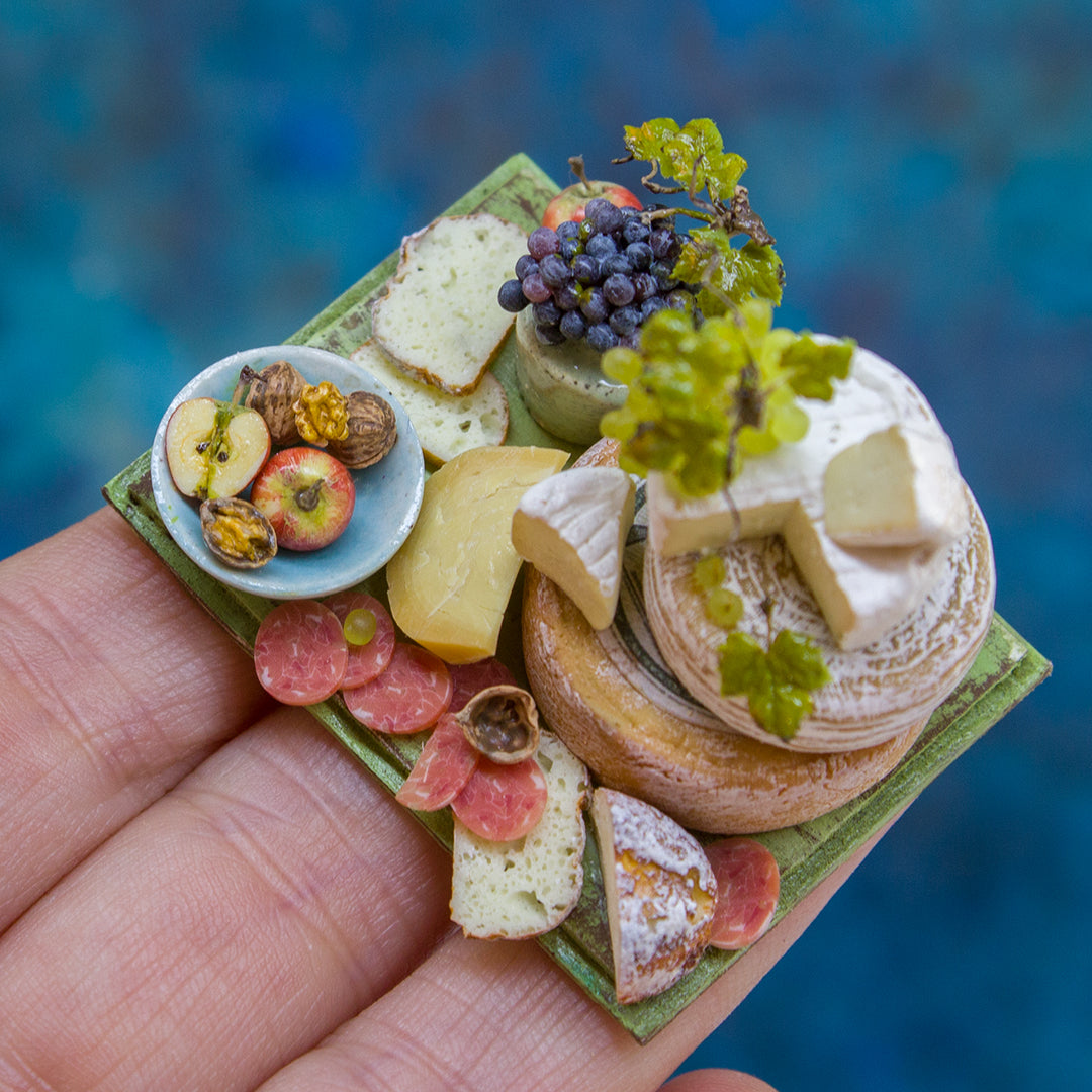 Miniature set with cheese and grapes for dollhouse in 1:12 scale 2 - Rina Vellichor