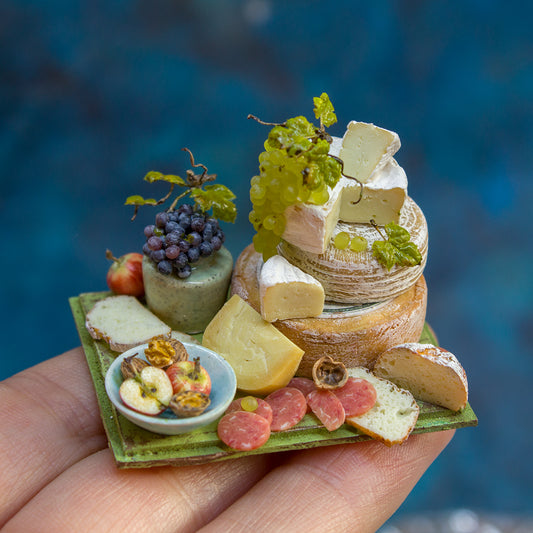 Miniature set with cheese and grapes for dollhouse in 1:12 scale 2 - Rina Vellichor