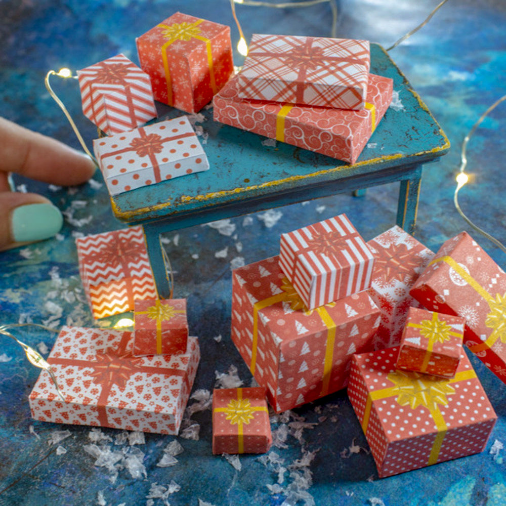 FREE TEMPLATE Miniature red Christmas boxes printable template | PDF - Rina Vellichor