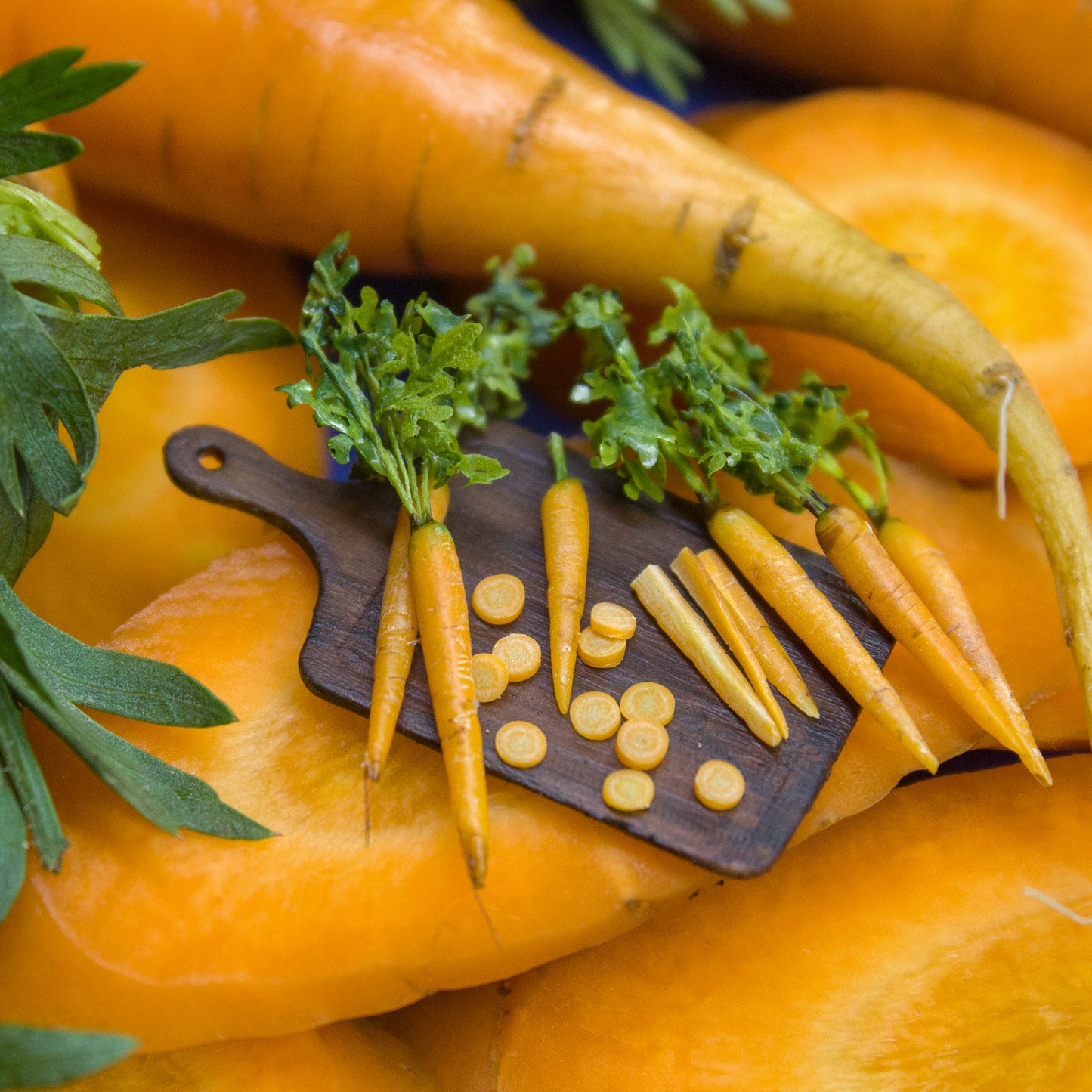 TUTORIAL Miniature carrot with polymer clay for 1:12 scale dollhouse | PDF + video