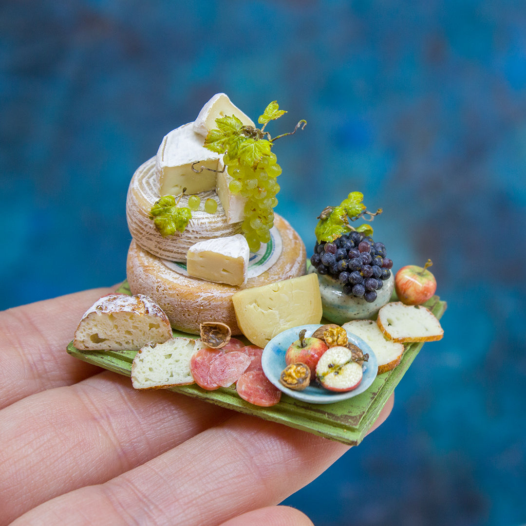 Miniature set with cheese and grapes for dollhouse in 1:12 scale 3 - Rina Vellichor