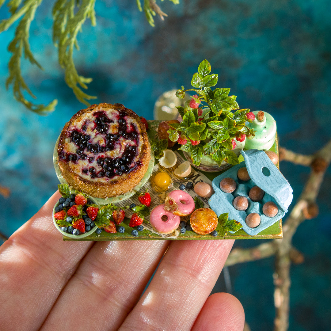 Miniature berry cake and garden dessert set for dollhouse in 1:12 scale - Rina Vellichor