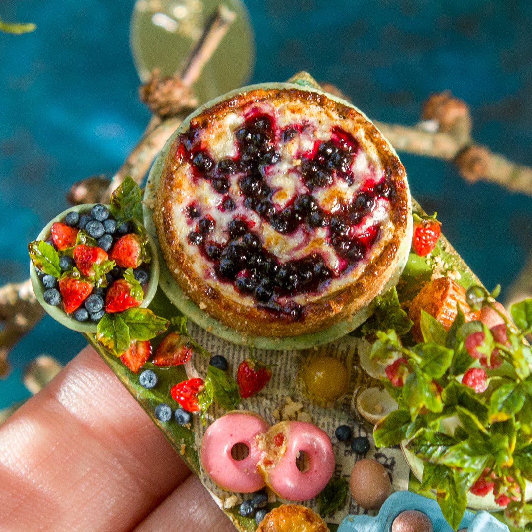 Miniature berry cake and garden dessert set for dollhouse in 1:12 scale - Rina Vellichor