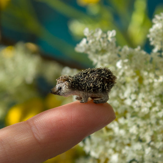 Tiny handmade hedgehog miniature for dollhouse in 1:12 scale 1 - Rina Vellichor