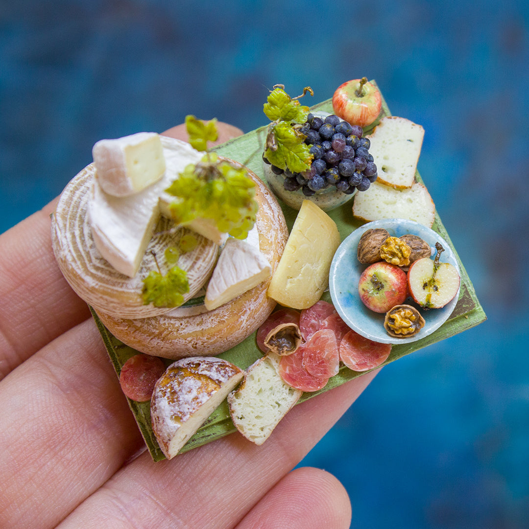 Miniature set with cheese and grapes for dollhouse in 1:12 scale 3 - Rina Vellichor
