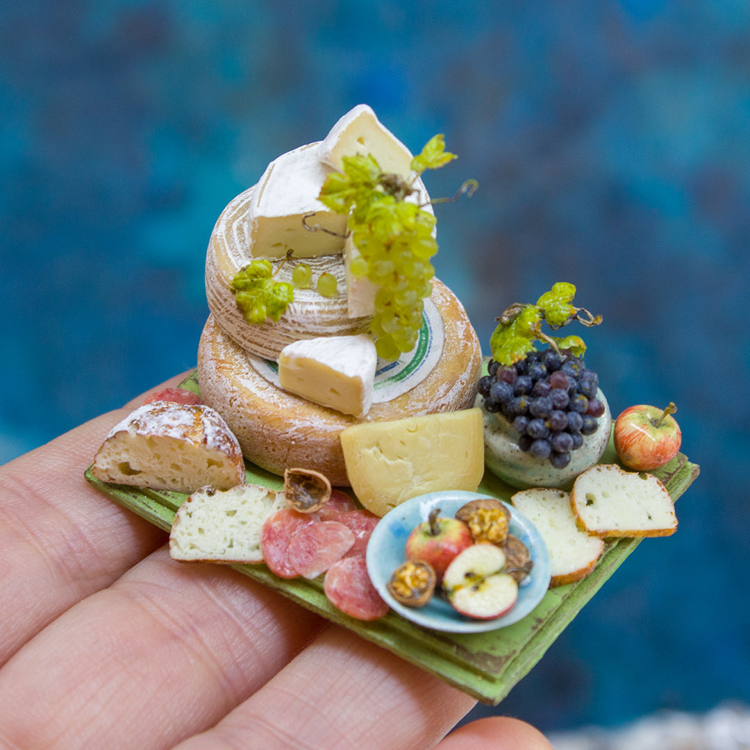 Miniature set with cheese and grapes for dollhouse in 1:12 scale 3 - Rina Vellichor