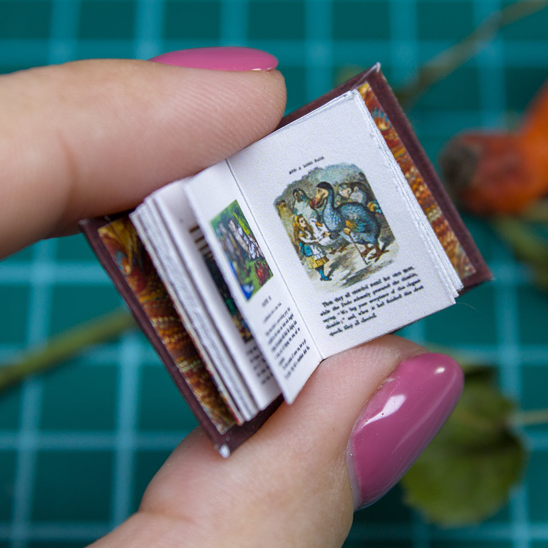 TEMPLATE Miniature book Alice's Adventures | PDF