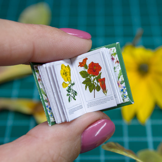 TEMPLATE Miniature botanical art book | PDF