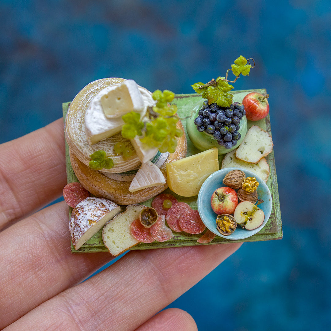 Miniature set with cheese and grapes for dollhouse in 1:12 scale 1 - Rina Vellichor