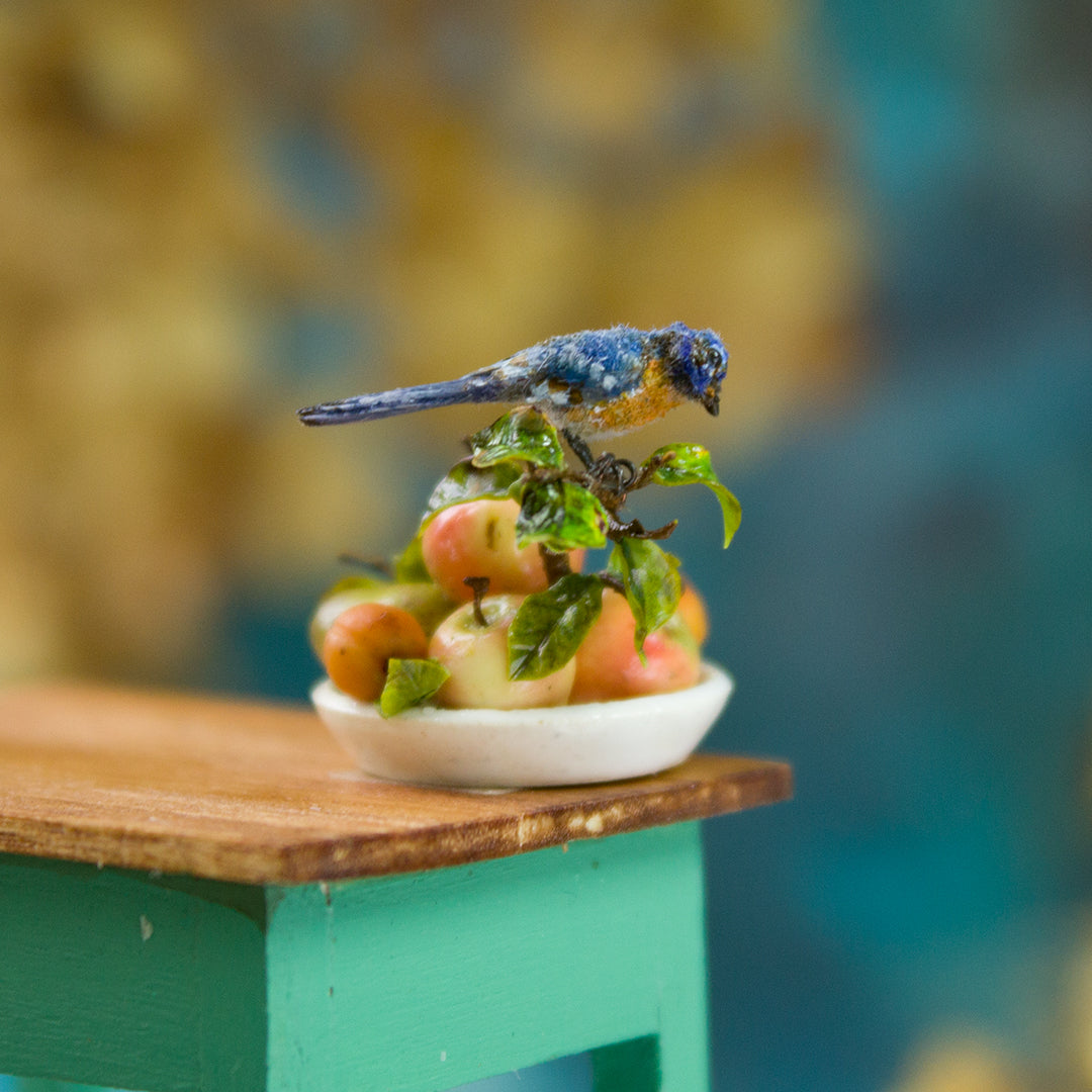 Miniature bluebird on a plate with fruits for a dollhouse, scale 1:12 - Rina Vellichor