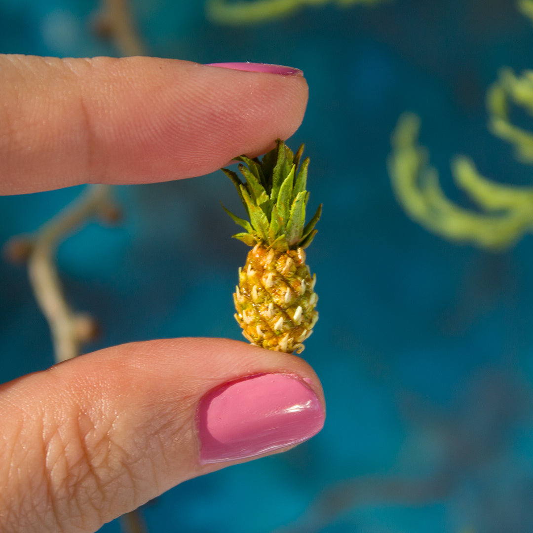 Miniature pineapple for dollhouse in 1:12 scale - Rina Vellichor