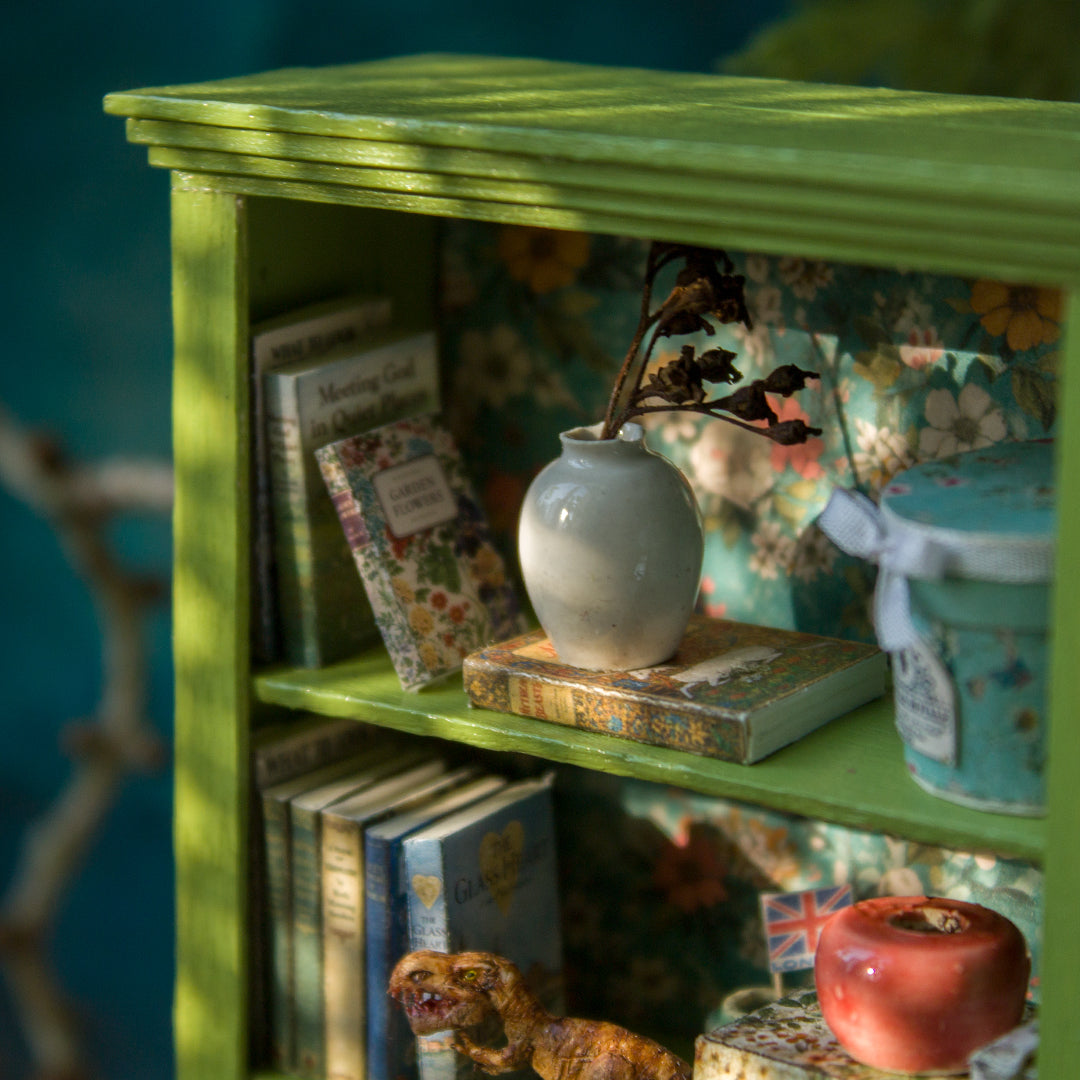 TEMPLATE Miniature retro bookcase in 1:12 scale | PDF - Rina Vellichor