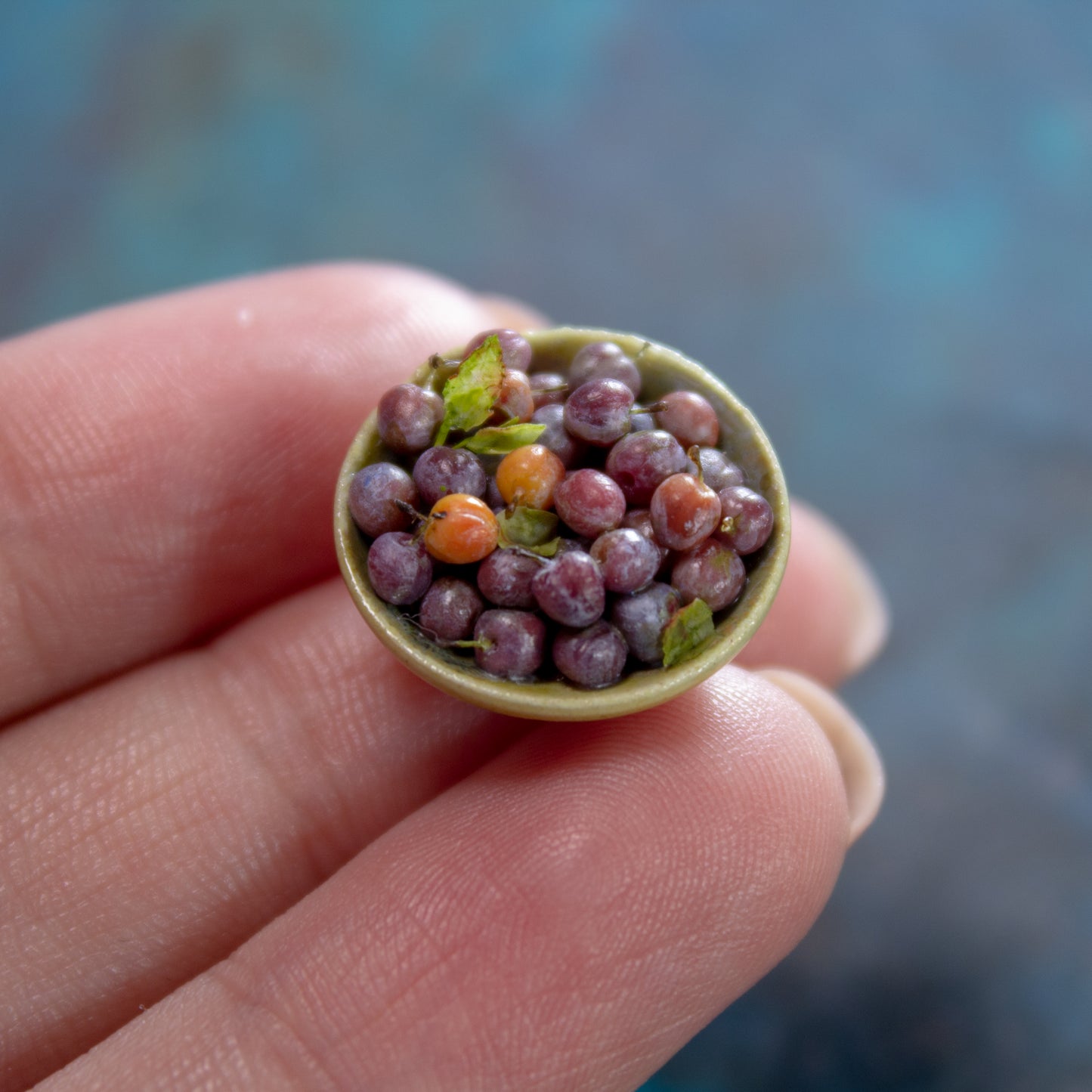 TUTORIAL Miniature polymer clay plum for 1:12 scale dollhouse | PDF + video