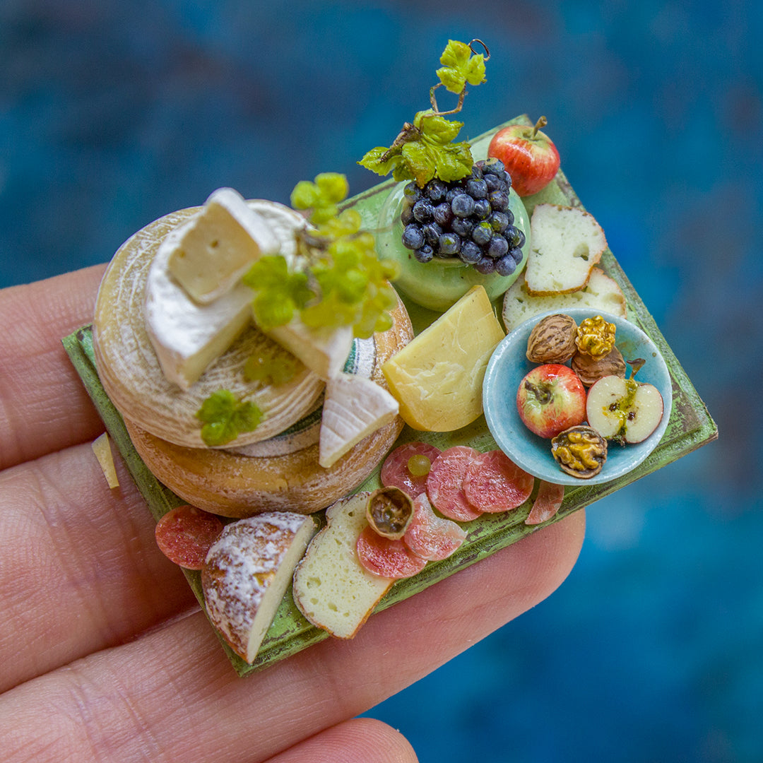 Miniature set with cheese and grapes for dollhouse in 1:12 scale 1 - Rina Vellichor