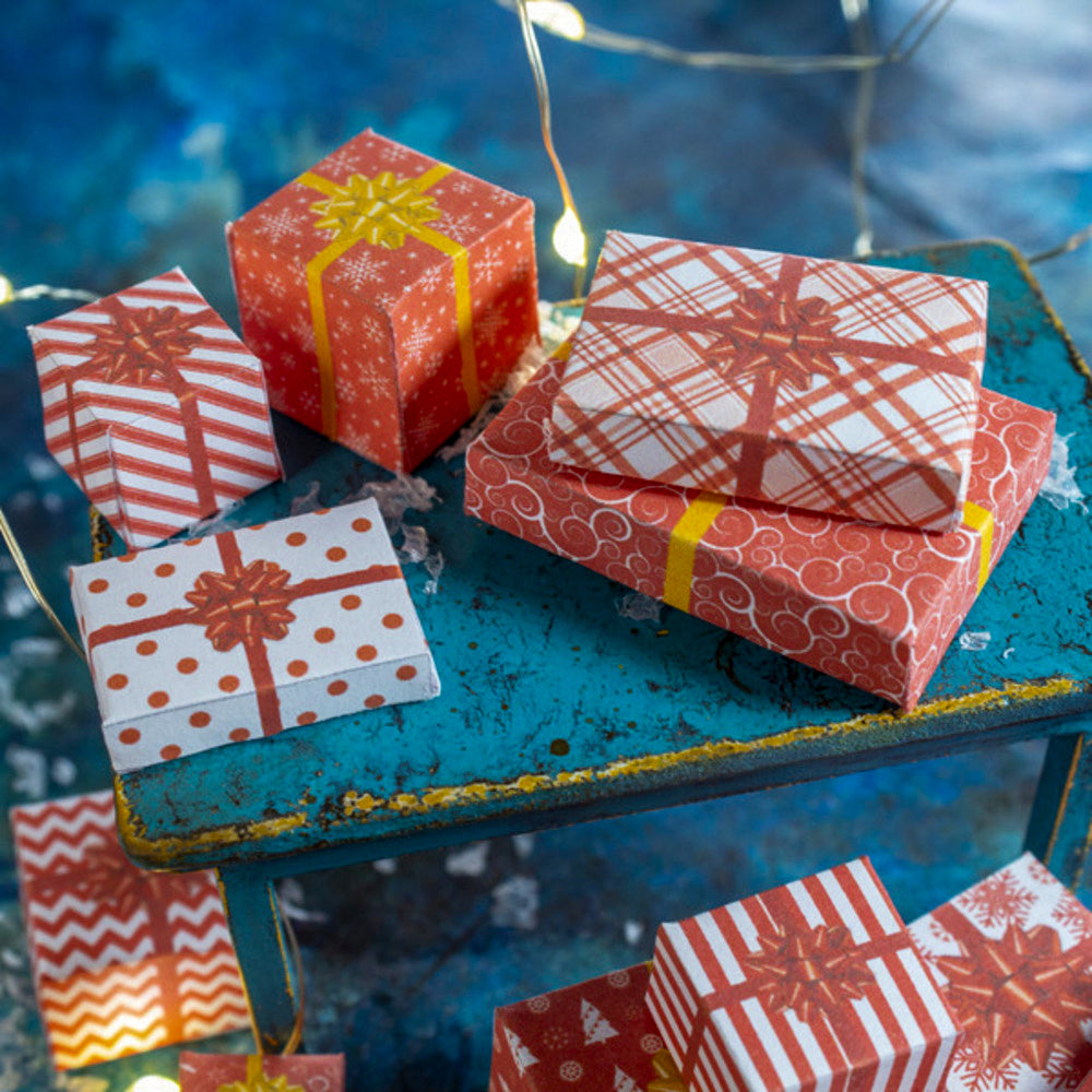 FREE TEMPLATE Miniature red Christmas boxes printable template | PDF - Rina Vellichor