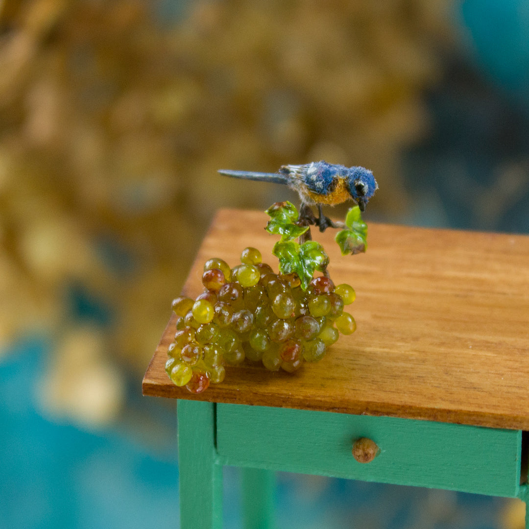 Miniature bluebird on a grape branch for a dollhouse, scale 1:12 - Rina Vellichor
