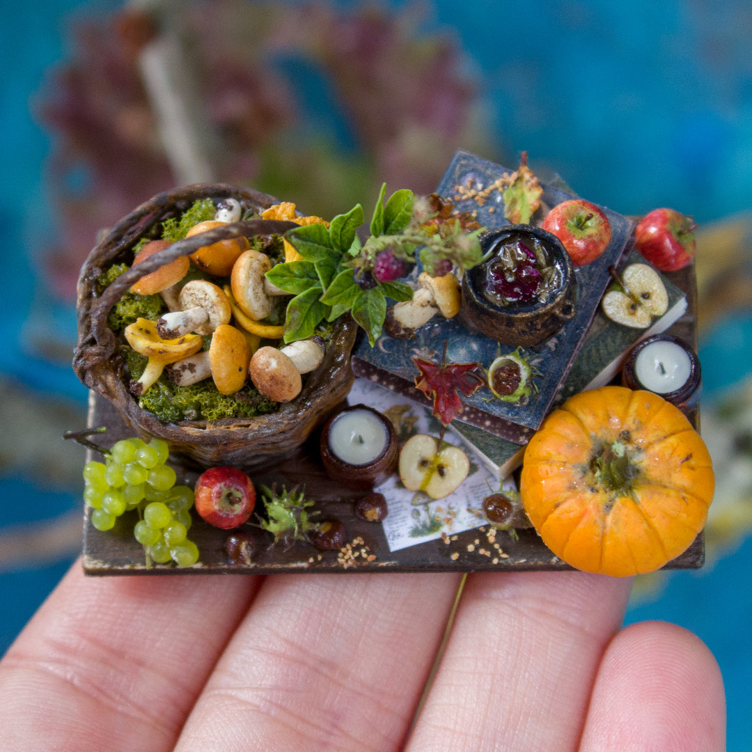Miniature witch kitchen set for dollhouse in 1:12 scale 4