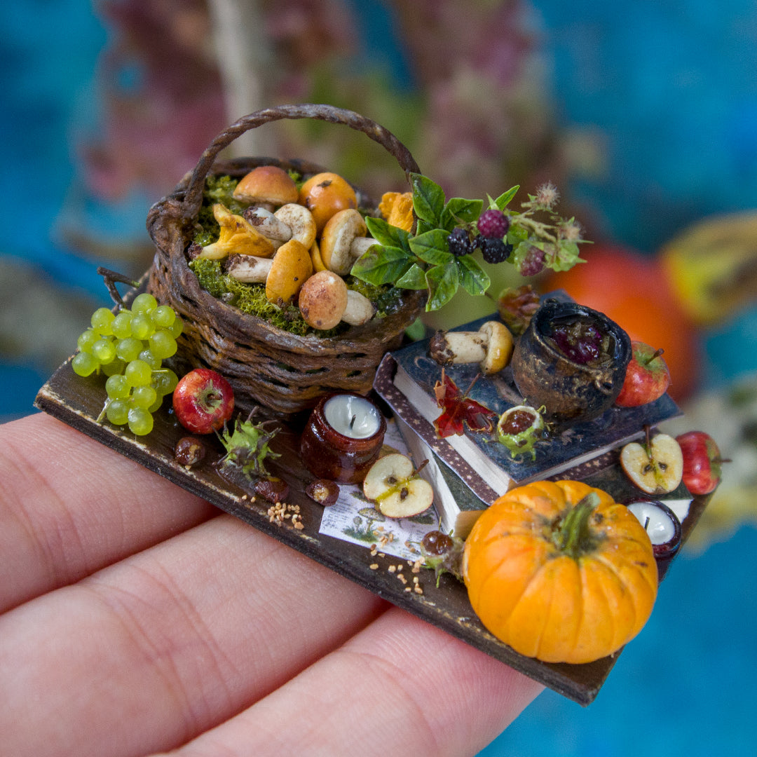 Miniature witch kitchen set for dollhouse in 1:12 scale 4