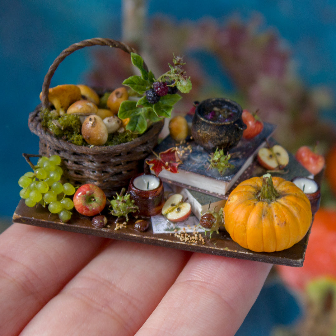 Miniature witch kitchen set for dollhouse in 1:12 scale 4