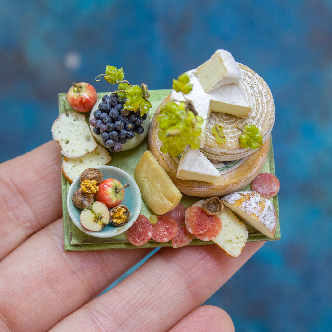 Miniature set with cheese and grapes for dollhouse in 1:12 scale 5 - Rina Vellichor