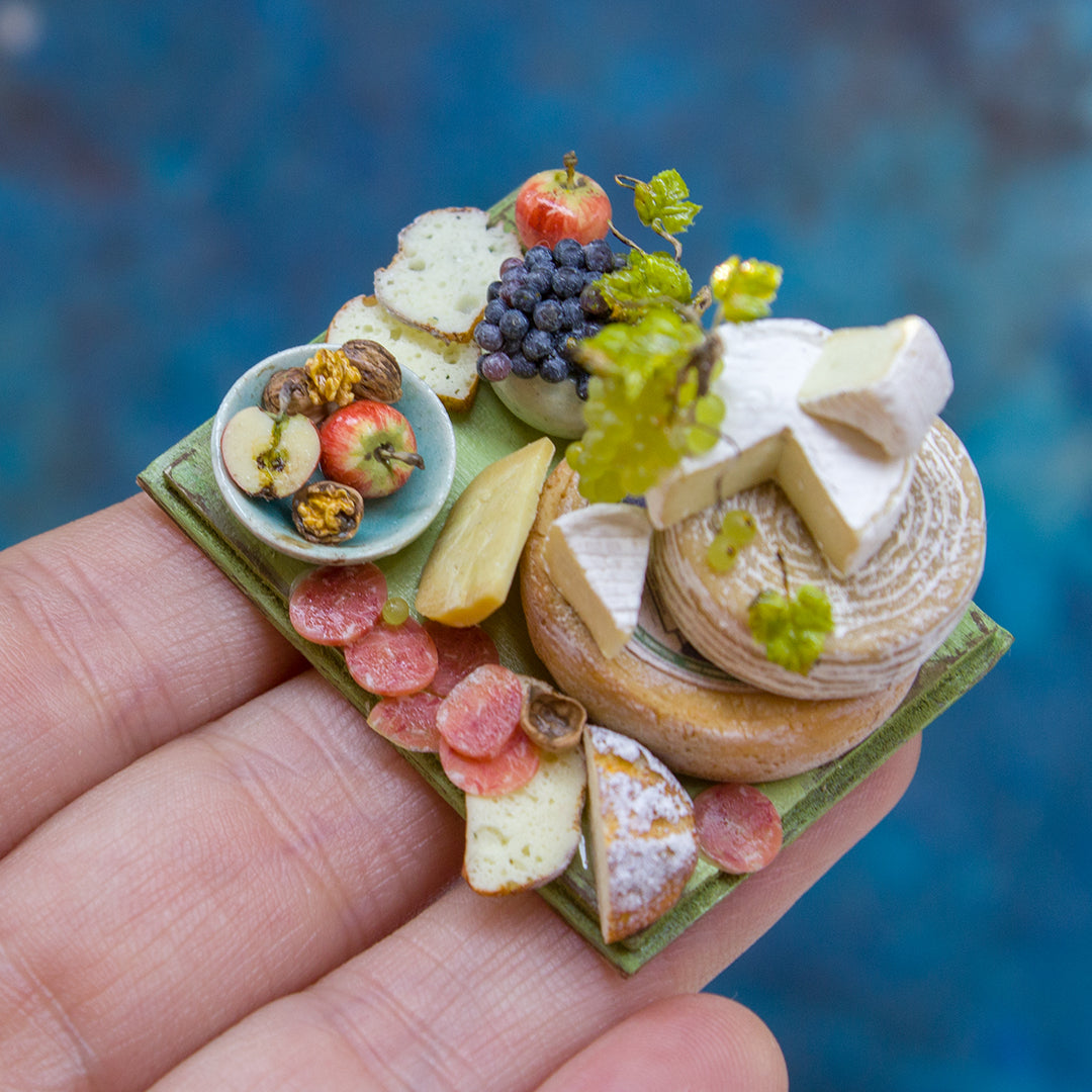 Miniature set with cheese and grapes for dollhouse in 1:12 scale 5 - Rina Vellichor