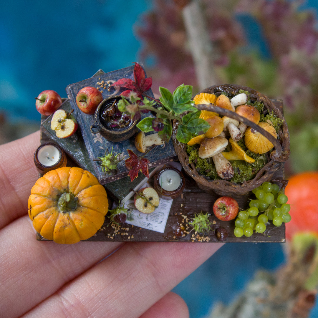 Miniature witch kitchen set for dollhouse in 1:12 scale 5