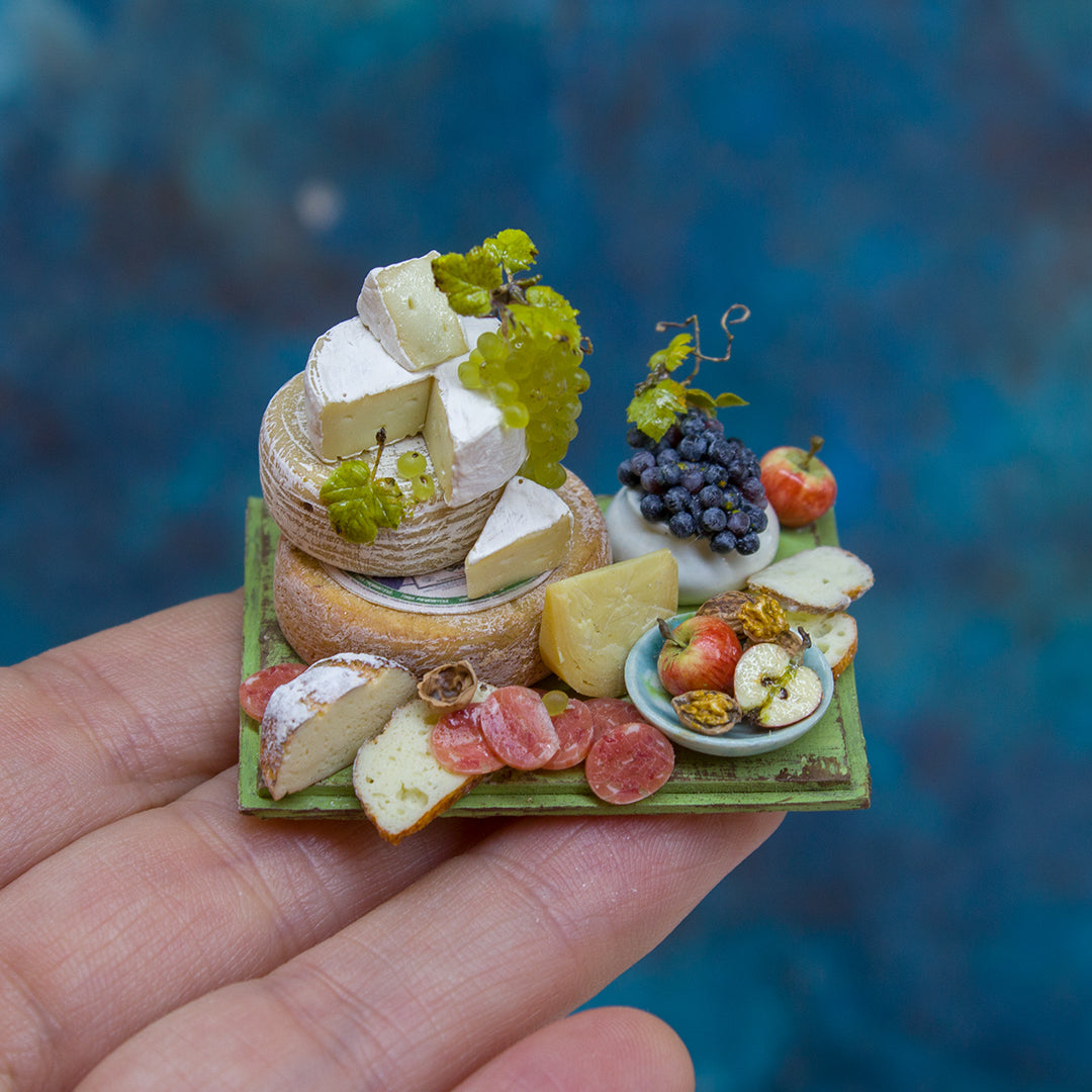 Miniature set with cheese and grapes for dollhouse in 1:12 scale 6 - Rina Vellichor