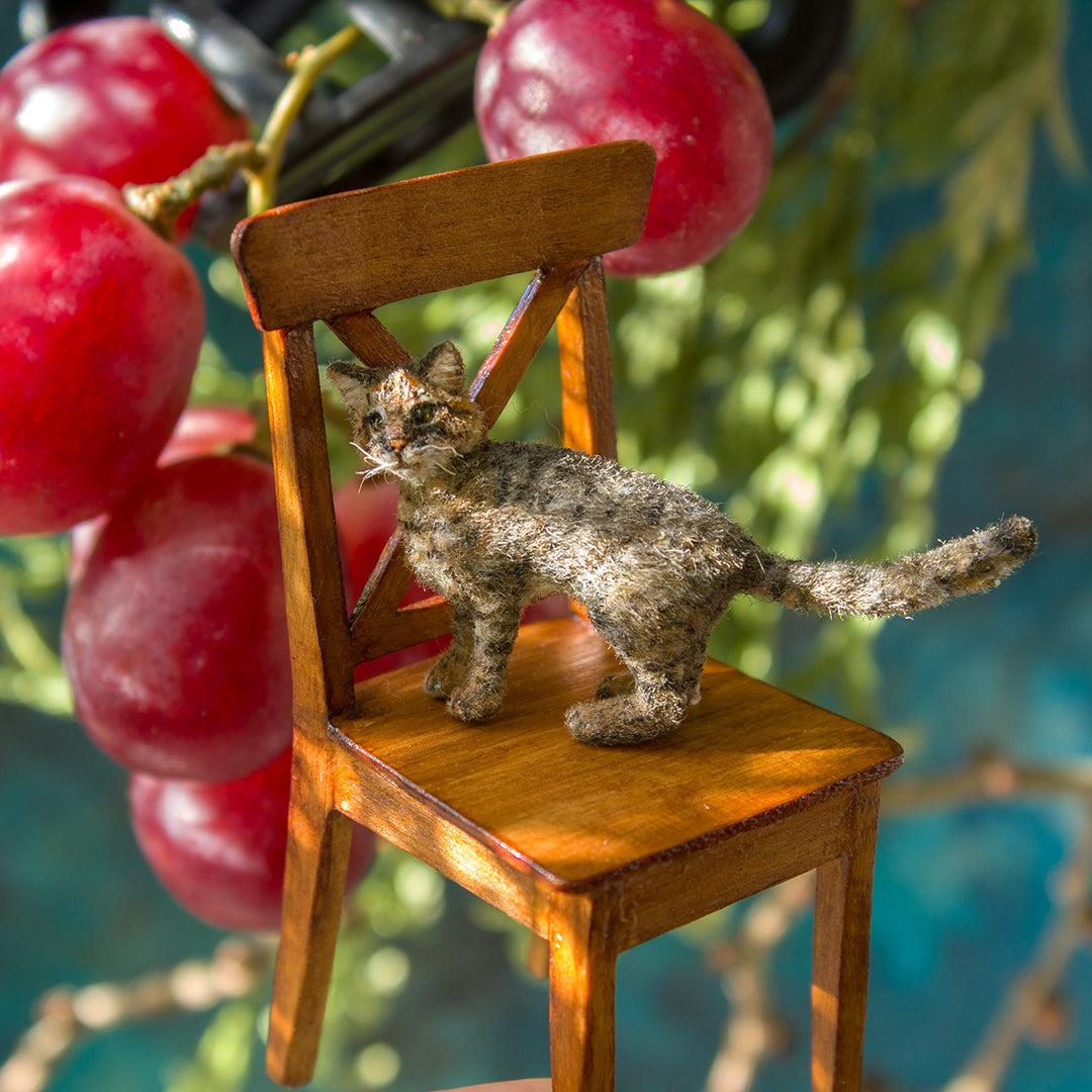 Miniature tabby cat 1:12 scale small - Rina Vellichor