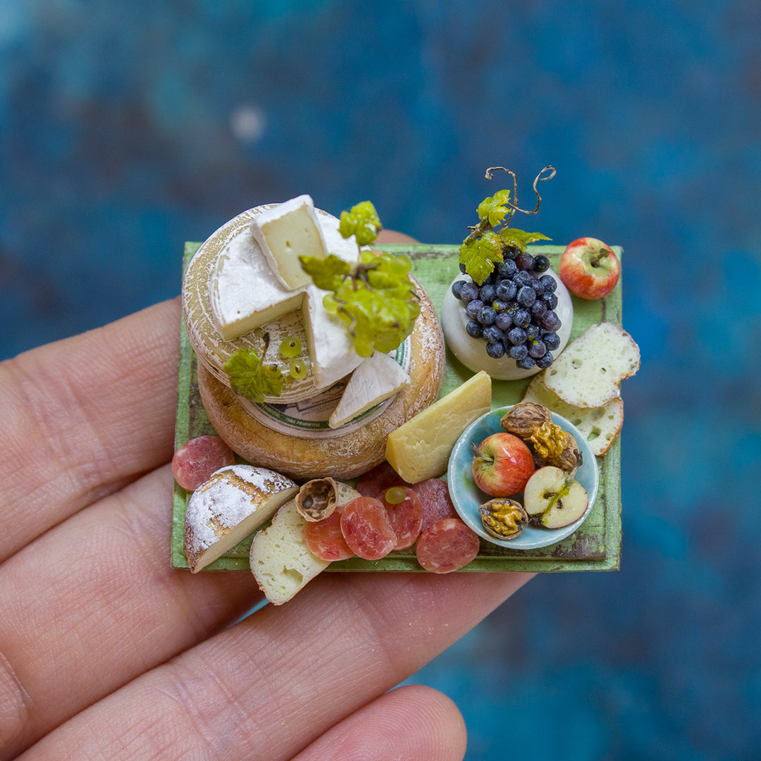 Miniature set with cheese and grapes for dollhouse in 1:12 scale 6 - Rina Vellichor