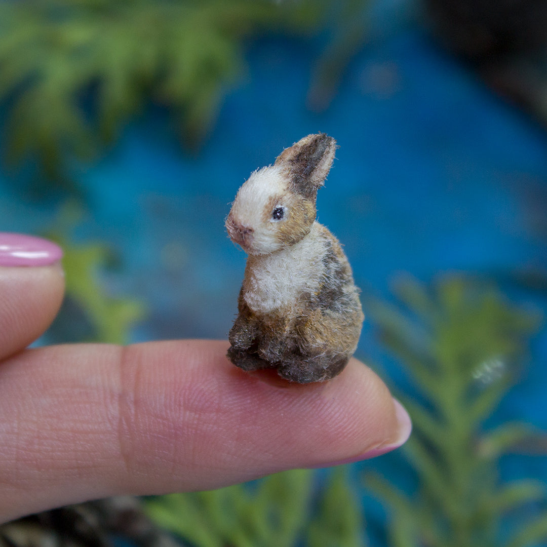 Miniature bunny | 1:12 scale rabbit figurine | Handmade miniature animal dollhouse decor - Rina Vellichor