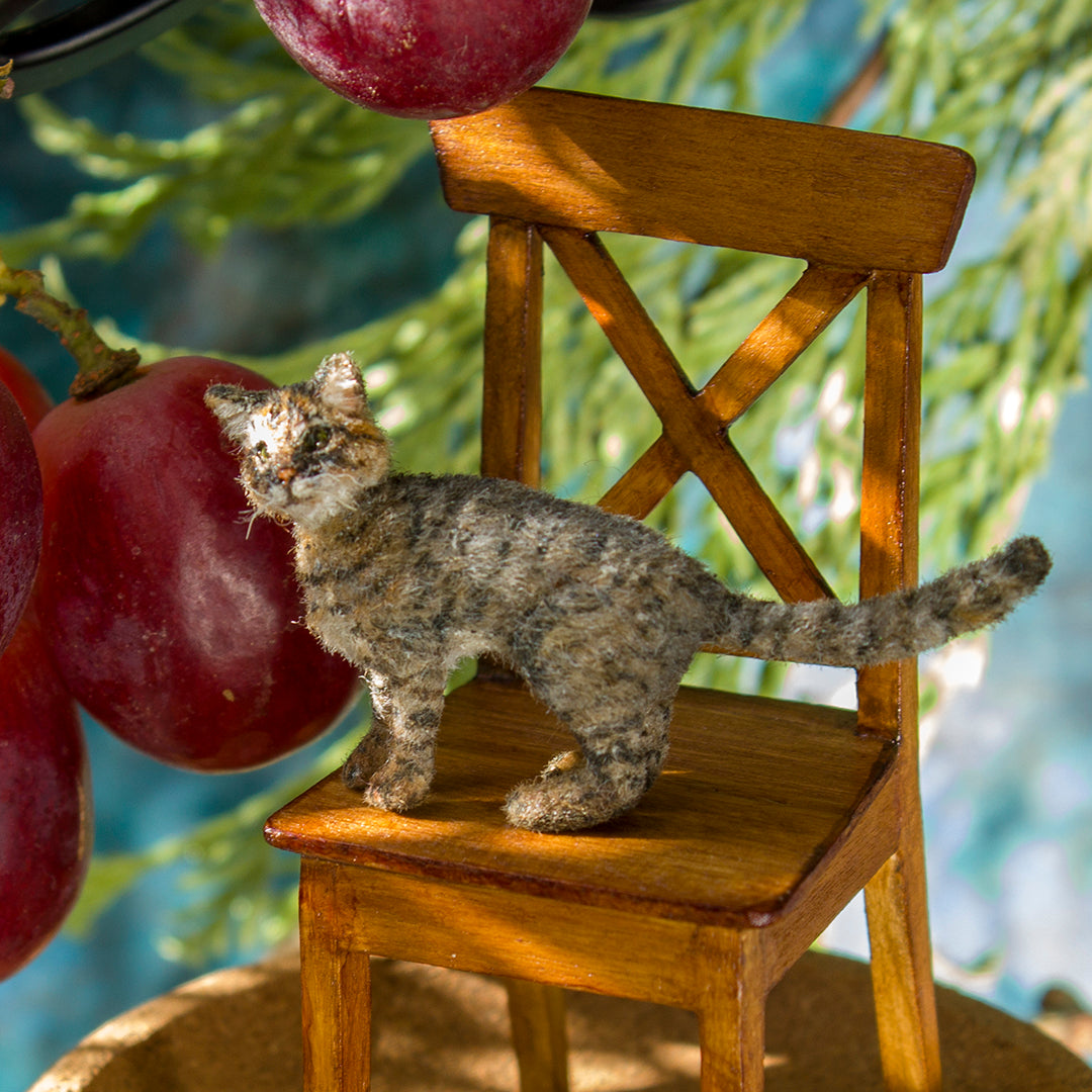 Miniature tabby cat 1:12 scale small - Rina Vellichor