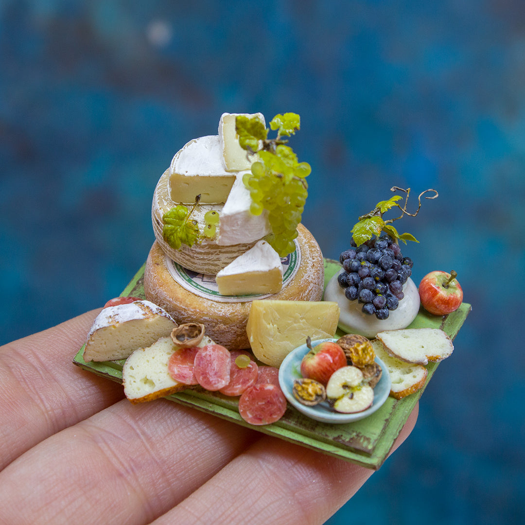 Miniature set with cheese and grapes for dollhouse in 1:12 scale 6 - Rina Vellichor