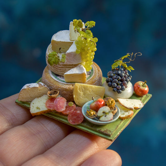 Miniature set with cheese and grapes for dollhouse in 1:12 scale 6 - Rina Vellichor