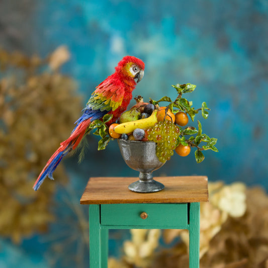 Miniature parrot on a fruit vase for a dollhouse in 1:12 scale - Rina Vellichor