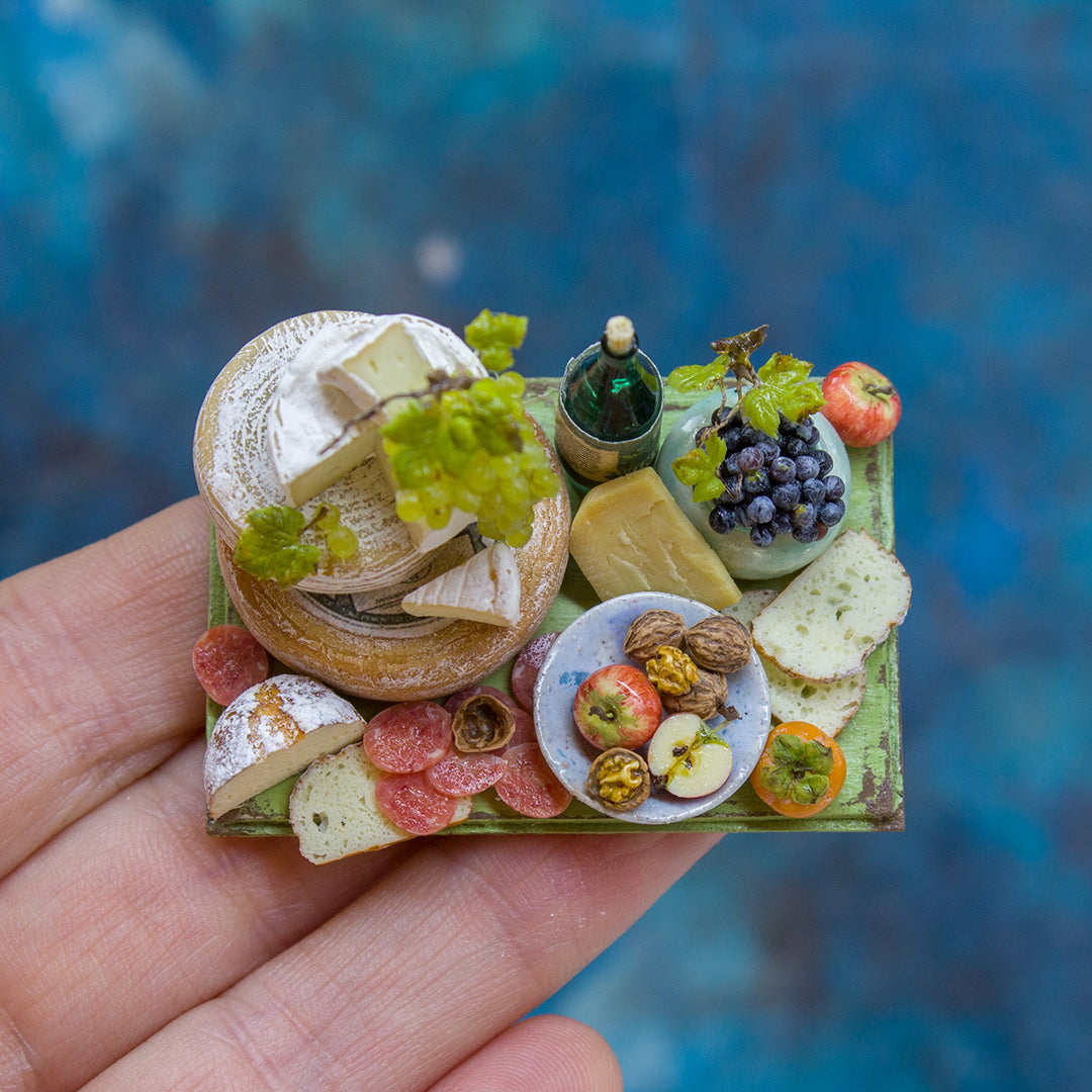 Miniature set with cheese and grapes for dollhouse in 1:12 scale 7 - Rina Vellichor